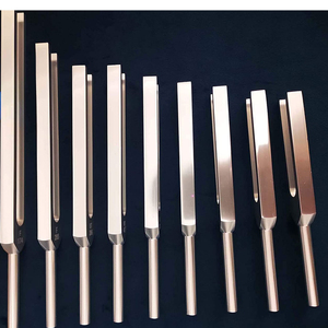 QNQ Diapasons de Qualité Exceptionnelle, Kits Personnalisables avec Logo, Alimentation Manuelle, Usage Chirurgical, Certifié CE, Instrument de Classe Clinique - Product Image 3