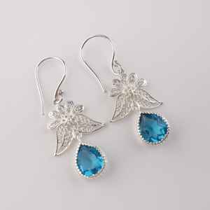 Boucles d'oreilles clous en argent sterling plaqué or avec topaze bleue, bijoux bleus uniques, pierre de naissance de décembre, cadeau d'anniversaire - Product Image 3