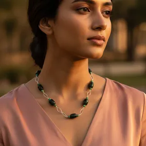 Collier en onyx perlé vintage pour le port quotidien des femmes |   Tendance |   Accent en perle et en agate |   Chaînes |   Occasion de fête - Product Image 1
