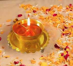 Top Trending personalizado latón Akhand Diya profundo con cubierta de vidrio para habitaciones Pooja decoraciones festivas fábrica india. - Product Image 3