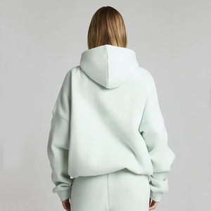 Ensemble de survêtement d'hiver personnalisé à capuche en coton et polyester respirant pour femme, imprimé, doux et élégant - Product Image 2