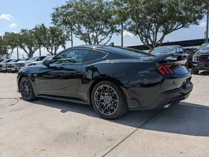 Ford Mustang 2024 impecablemente limpio - Product Image 2