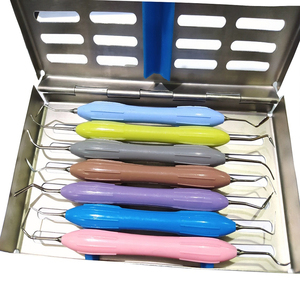 Kit de Restauración Dental Manual de 7 Piezas con Mango de Silicona, Instrumento de Relleno de Composite, Autoclavable, con Certificación CE - Product Image 1