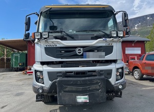 Camion Ribaltabile Volvo FMX 410 Usato del 2011, Euro 2 Diesel, Manuale, 4x2, GVW 7.5T, Guida a Sinistra, Veicolo Commerciale Nuovo con Scarico Posteriore - Product Image 2