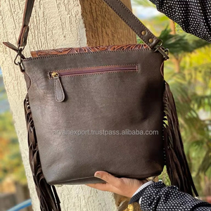 Sac de style occidental en cuir de vachette véritable usiné à la main sacs à franges de sculpture nouveau design sacs à bandoulière en cuir de vachette de vente chaude pour les femmes - Product Image 4