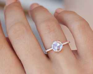 Anillo de compromiso de oro amarillo antiguo con diamante cultivado en laboratorio de corte rosa redondo de 1.55 quilates con pavé, estilo vintage, regalo de joyería de diamantes - Product Image 3