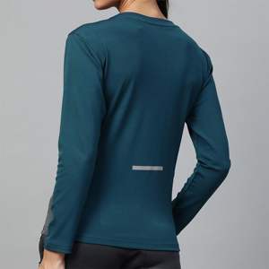 Camiseta deportiva elegante para mujer, suave y duradera para gimnasio, yoga y actividades informales de verano, decoraciones ecológicas con apliques de botones - Product Image 2