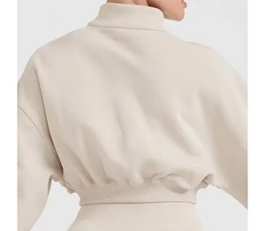 2025 conception personnalisée vêtements de sport pour femmes mode décontracté hiver haut court à capuche et survêtements de survêtement tricotés - Product Image 2