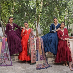 Nouvelles Robes de Soirée 3 Pièces pour Femmes, en Coton Travaillé, avec Dupatta Réversible, pour Diwali et Mariages, Tissus Romaines et Dentelle - Product Image 6