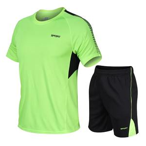 Ensemble de vêtements de sport pour hommes, t-shirt à manches courtes respirant à séchage rapide, shorts d'entraînement pour la course à pied, le basketball, uni - Product Image 4