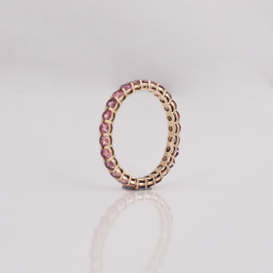 แหวนแต่งงานแบบเต็มวงประดับเพชรทรงกลมสีชมพูเคลือบทองคำ 18KT สุดหรูหรา ของขวัญแต่งงานสุดคลาสสิกสำหรับผู้หญิง - Product Image 6