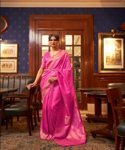 Superbe saree en soie Sana avec embellissements de perles et conception de volants pour mariage et mariée - Product Image 1