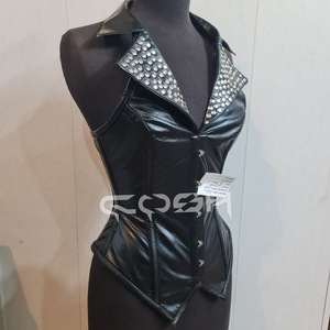 Corsé de cuero negro sexy estilo rockero con tachuelas plateadas y cierre frontal de busk - Product Image 4