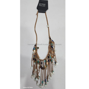 Collier en résine artisanal écologique de haute qualité, couleur et taille personnalisables, bijoux tendance pour femmes, à porter pour les mariages et les fêtes - Product Image 4