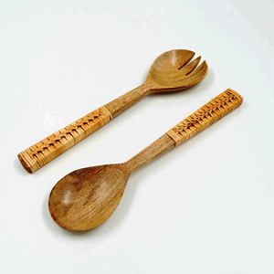 Juego de Servir Ensaladas de Madera de Acacia Mirha International Handicraft con 2 Espátulas, Utensilios de Madera Hechos a Mano Sostenibles, Aptos para Congelador - Product Image 4