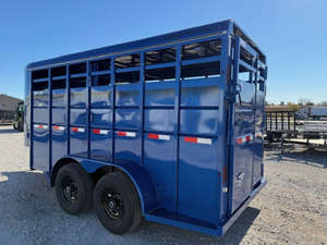 Remolque para Ganado de 30 pies y 3 Pisos, Usado, Modelo 2026, Estándar Canadiense, para Transporte de Caballos - Product Image 4