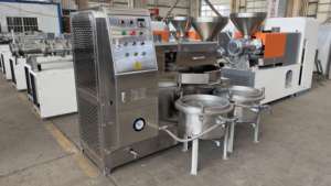 เครื่องรีดเย็นอัตโนมัติทำจากสแตนเลส304แบรนด์ใหม่สำหรับน้ำมันงาวอลนัทและถั่วความจุสูง500กิโลกรัม/ชั่วโมง - Product Image 4