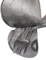 Selle d'équitation anglaise en cuir de qualité supérieure avec arceau en bois/plastique - Légère pour le saut d'obstacles et le dressage
