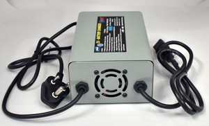 อุปกรณ์จ่ายไฟตัวถังโลหะ6แอมป์เครื่องชาร์จ EV ไม่มีจอแสดงผลสำหรับยานพาหนะตะกั่ว/ลิเธียม48โวลต์ - Product Image 2