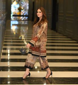 Lanzamiento de nuevo diseñador Party Wear Look Pure Natural Crepé Top Pant Cord Set Vestido estampado Ropa regular Traje de oficina - Product Image 6