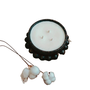 Bougeoir rond en bois massif avec finition noire, parfait pour une décoration intérieure élégante - Product Image 1