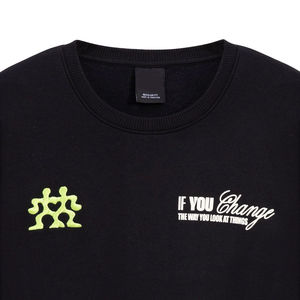 เสื้อสเวตเตอร์คอกลมเปิดไหล่สำหรับผู้ชายพิมพ์ลายสำหรับทุกฤดูหนาวพร้อมเทคนิคการปะติด - Product Image 5