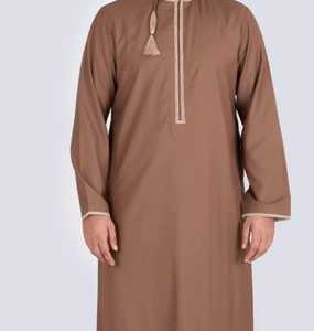 Belle couleur Hommes Saudi Thobes à bas prix avec motif de broderie parfait de haute qualité élégant et élégant 2025 - Product Image 4