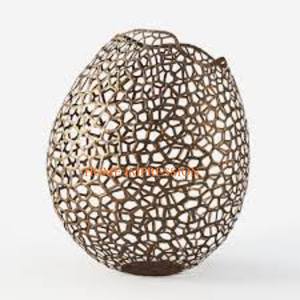 Vases à fleurs luxueux en laiton fantaisie de conception tendance Vases à fleurs en aluminium en métal poli doré faits à la main d'Inde - Product Image 3