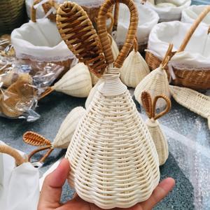 Apportez la nature à votre arbre: Ornements en osier naturel et en rotin tissés à la main en gros pour Noël. - Product Image 5