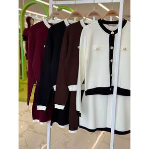 Conjunto de Falda de Lana con Botones Dorados 10222 con Detalle a Rayas para un Estilo Elegante - Product Image 1