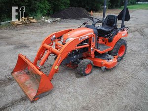 Tractor Kubota BX2380 4WD para jardín y granja, máquinas de tractor agrícola usadas con equipo para la venta - Product Image 2