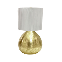 Lampe de table LED moderne de haute qualité, alimentée par courant alternatif 220V, design décoratif, emballage personnalisé, utilisation hôtelière, prix bas, PineCraft International