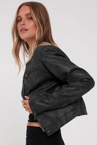 Veste en cuir pour femme respirante et chaude pour l'hiver, vêtement décontracté, veste en cuir tendance pour femme à prix raisonnable - Product Image 4