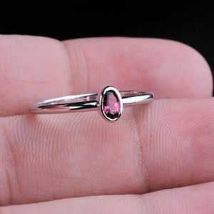 Bague pour femme en argent 925 avec lunette en pierre précieuse de tourmaline de forme ovale naturelle-Set Style classique | Vente en gros disponible - Product Image 2