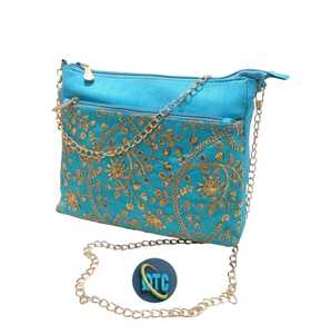 Pochette de soirée en soie de qualité supérieure Banglori pour femme Motif carré attrayant pour les occasions de soirée - Product Image 4