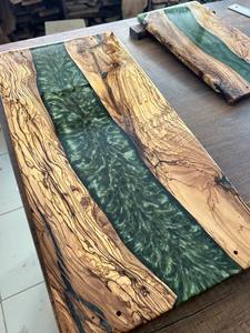 Plateau minimaliste en résine et bois fait à la main, organisateur fonctionnel pour table de toilette, bureau et espace de vie à prix compétitif - Product Image 2