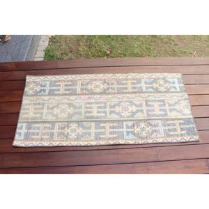 Alfombra Turca Pequeña, Alfombra Vintage de 1.8x3.9 pies, Alfombra de Lana con Diseño de Camuflaje Azul - Product Image 2