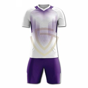 Uniforme de football de haute qualité avec logo personnalisé, 100% polyester, séchage rapide, respirant, col en V, pour hommes, dernier design, kits de football - Product Image 1