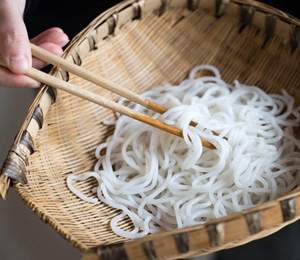 Nouilles de riz séchées vietnamiennes traditionnelles de haute qualité, sans gluten, saines et parfaites pour la cuisine quotidienne - Product Image 5