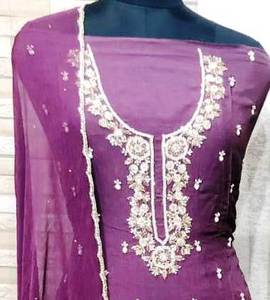 Designer moderne non cousu brodé à la main beaux costumes en soie de style traditionnel indien pour les fêtes - Product Image 3