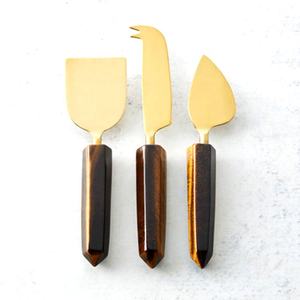 Esparcidor de mantequilla de queso con mango de resina transparente, diseño moderno, acero inoxidable, plata, lujoso - Product Image 2