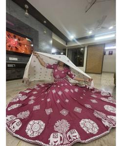 Lavisa Heavy Bridal Lahenga et Choli pour femme, tenue de mariage et de fête pakistanaise avec broderie en velours - Product Image 6