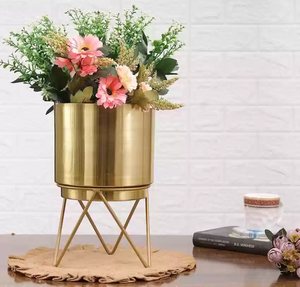 Récipient en métal personnalisable porte-pots décoratifs avec support antirouille pot de jardinière doré robuste enduit de poudre - Product Image 2