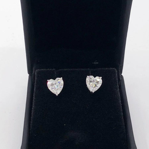 14K de alta calidad oro corazón corte VVS Moissanite diamante eternidad Stud pendientes para mujer - Product Image 3