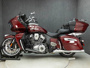 Ventas Anuales: Motocicleta PURSUIT LIMITED 112 2025 de Alta Calidad con Sistema de Audio POWERBAND y ABS (Nueva) - Product Image 3