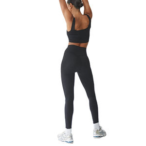 Sujetador deportivo elegante para mujer hecho con material transpirable de secado rápido diseño de apoyo sin costuras y ropa cómoda de entrenamiento flexible - Product Image 5
