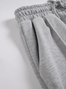 Conjunto de Dos Piezas Corto para Mujer, Sudadera con Capucha, Bolsillos con Cremallera, Pantalones Deportivos con Cordón en la Cintura, Atuendos Casuales Transpirables y a la Moda - Product Image 6