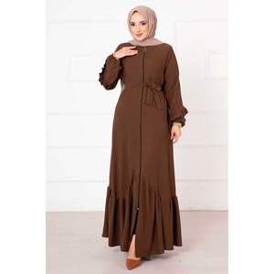Robe abaya marron en satin avec détail à volants Style traditionnel de luxe Taille XS Logo personnalisé pour les musulmans - Product Image 2