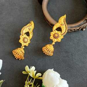 Juego de pendientes colgantes de esmalte Jhumka chapado en oro de Bollywood indio, joyería para boda - Product Image 2