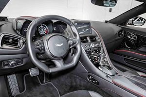 2023 Asstoon Martin DBS Coupé Gasolina Bajo Kilometraje - Product Image 4